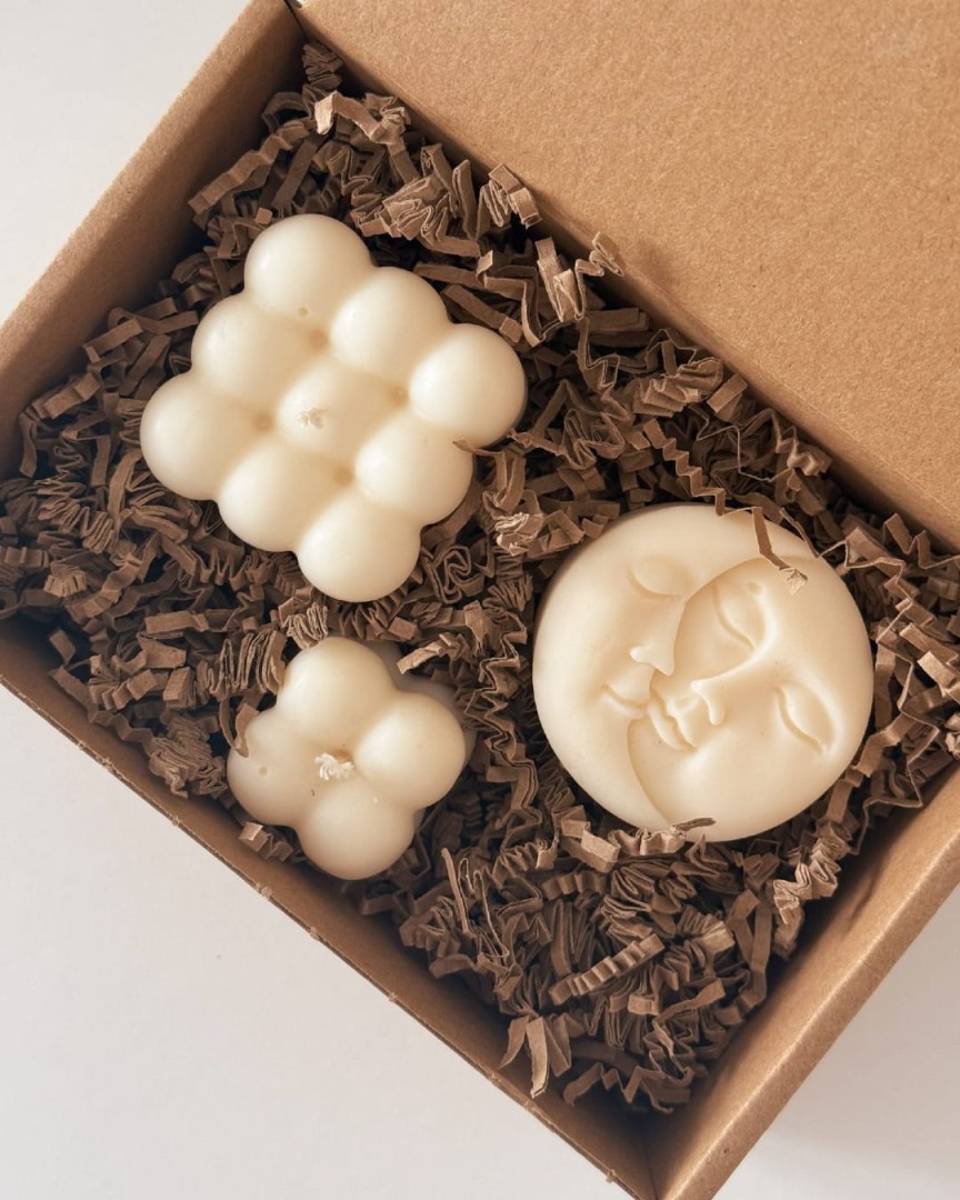 zestaw świec sojowych z motywem księżyca słońca i bąbelkowych świec candy candles