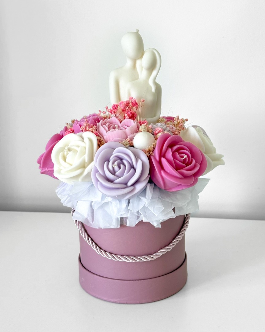 Flower box ze świecami sojowymi w kształcie róż i serca