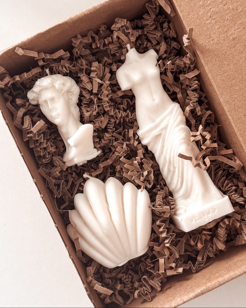 zestaw prezentowy świec sojowych z figurkami i muszlą candy candles